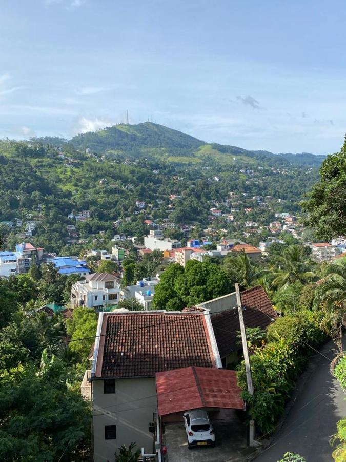 The Bbc Cheliyan Villa Kandy Eksteriør billede